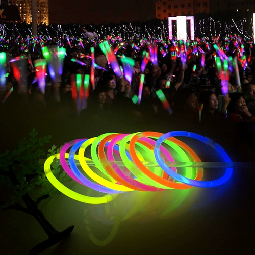Флуоресцентная бейсбольная концертная вечеринка Гала -мероприятие Ежегодное собрание одноразового красочного светящегося серебряного палки ночной ламп 100