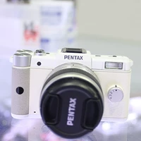Pentax Pentax Q trắng được sử dụng siêu đẹp vi máy điện đơn siêu micro duy nhất vành đai 5-15 mét ống kính máy ảnh canon du lịch