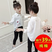 Áo sơ mi trắng thêu bé gái đại dương 2019 xuân hè buông lơi áo khoác mỏng bé gái sơ mi cotton dài tay - Áo sơ mi