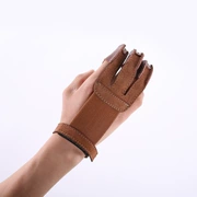 Recurve cung truyền thống bảo vệ cánh tay ba ngón tay cung và mũi tên bảo vệ Mông Cổ kéo ngón tay sản xuất sản phẩm bảo vệ bắn cung - Các môn thể thao khác