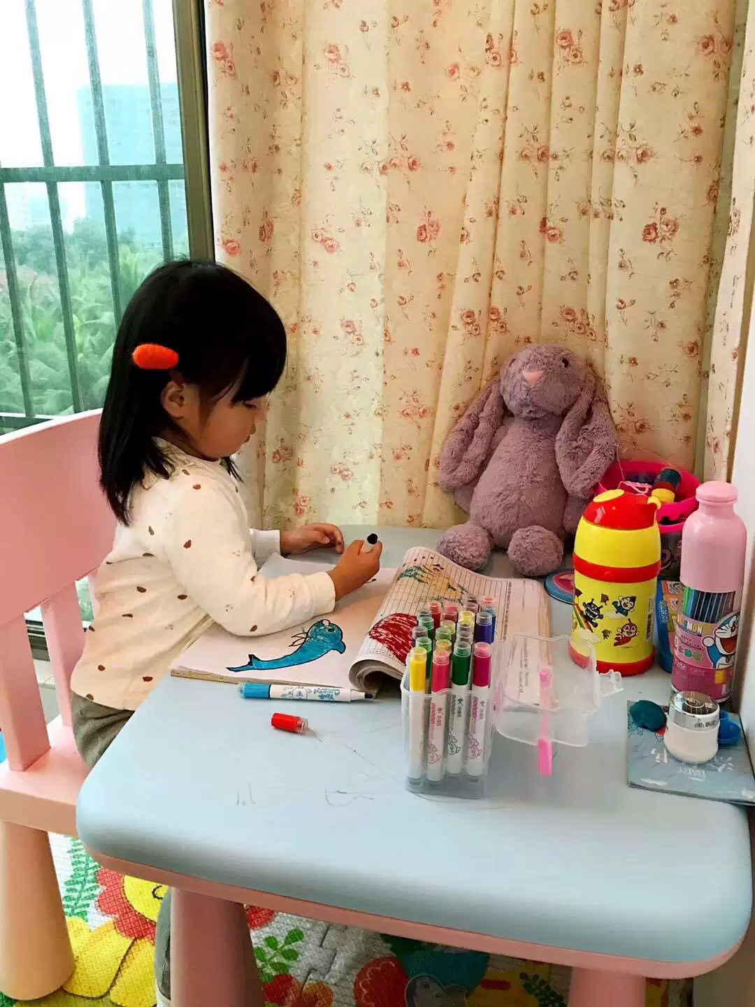 Bàn ăn mẫu giáo học vẽ cho trẻ em mới Bàn ghế nhựa vẽ tranh trò chơi đồ chơi kết hợp bàn nhỏ - Phòng trẻ em / Bàn ghế