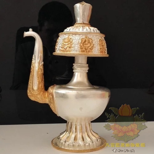 Буддийская поставляет Непал ручной создание позолоченно -позолоченных серебряных цветов, резных цветов, чайника из чайника 贲 巴 壶 壶 壶 壶 壶 壶 壶 壶 壶