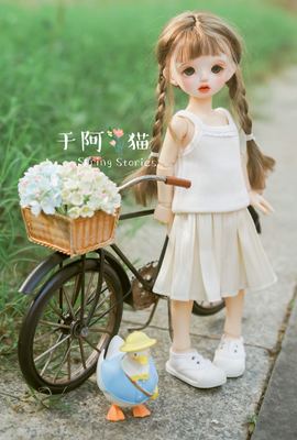 taobao agent Doll with accessories, old-fashioned props suitable for photo sessions, bike, retro car model, scale 1:6