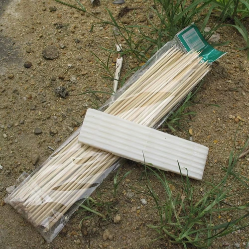 1 упаковка барбекю в мясных бамбуковых палочках