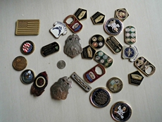 Сувенирные значки, Медали