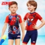 Đồ bơi cho bé trai ZOKE chia đôi góc phẳng 2016 mới to boy người nhện hoạt hình quần bơi phù hợp với đồ bơi - Bộ đồ bơi của Kid đồ bơi trẻ em cao cấp