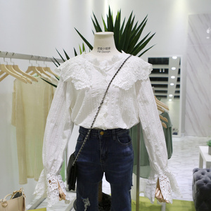 2018 mùa thu lỏng màu rắn tính móc hoa hollow khâu ren trumpet tay áo dài tay áo voan áo top nữ D323