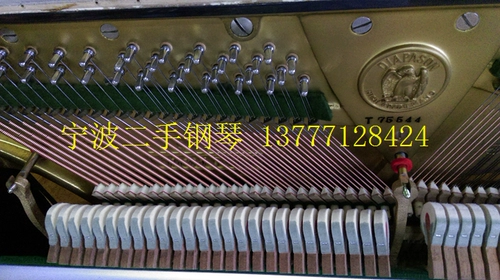 Настройка фортепиано Ningbo настройка пианино Ningbo настройка и техническое обслуживание Ningbo Senior Tuning Aduyer подошел к двери
