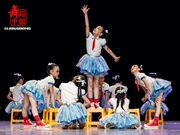 Xiaohe phong cách cho bạn vỗ tay quần áo khiêu vũ trẻ em của điệp khúc chàng trai và cô gái tiểu học và trung học trang phục biểu diễn pettiskirt
