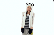 Комплект из двух частей 长款熊猫动物帽子卡通帽子东方神起卡通帽子保暖手套围巾礼物