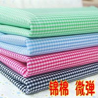 Красный, зеленый, синий 2 -миллиметровый черно -белый клетчатый эластичный хлопчатобумажный парень ткани ткани, ткань рубашки из хлопка