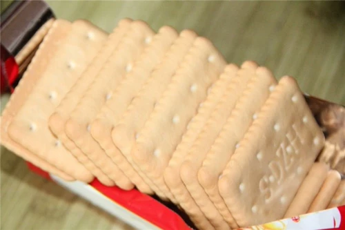 Shandong Yimeng, произведенный в восхитительном и питательном вкусе Zhenghang Calcium Biscuel Пшеничное яичное молоко