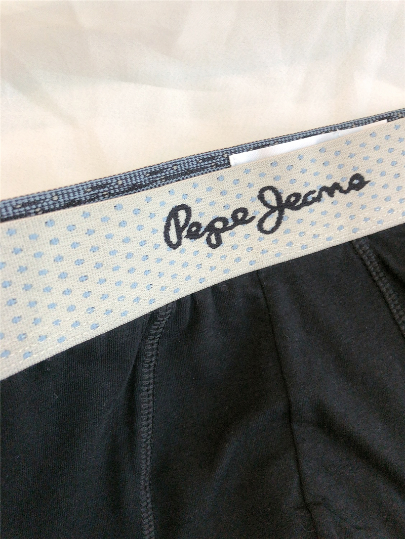 Black Dots5 piece free shipping ● Europe and America original single foreign trade high quality pure cotton Solid color middle-waisted Flat angle Boxer underwear man