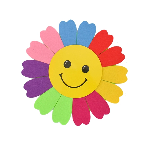 Подсолнечная рука с цветами, детским танце