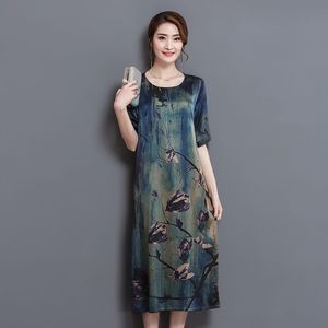 Trung niên và cũ đầm lụa mùa xuân và mùa hè ăn mặc trong phần dài của lụa mẹ đầm trong tay áo lớn kích thước của phụ nữ lỏng cổ tròn