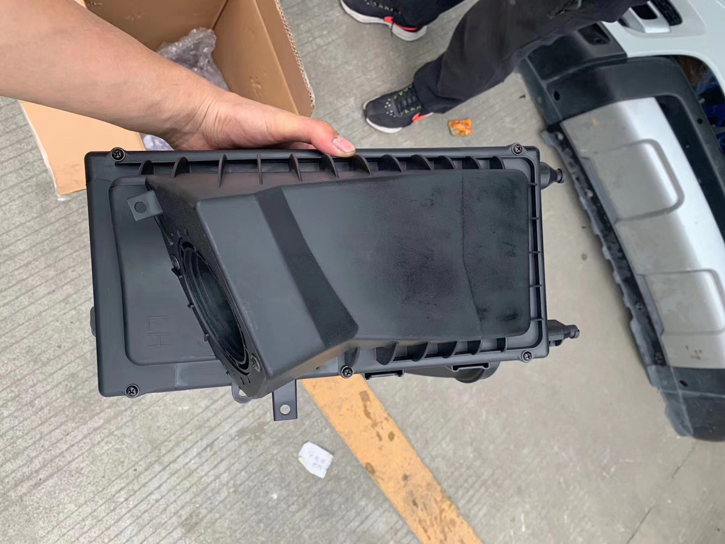 适用于路虎揽胜行政极光运动版发现34神行2空气格流量计蒸发箱壳