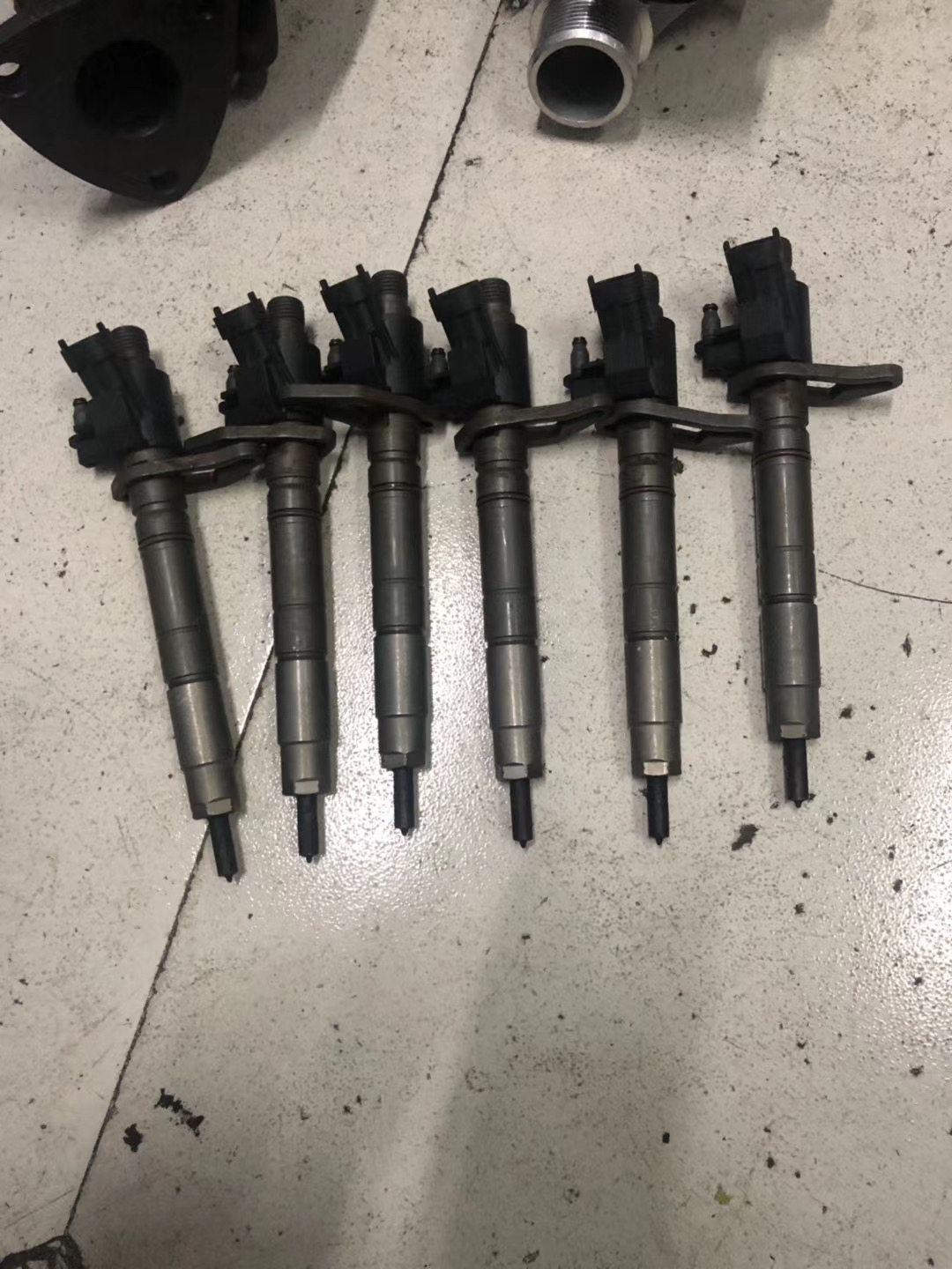 适用路虎揽胜行政极光运动版发现34神行2喷油嘴发动机缸盖拆车件