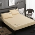 Mùa hè giường màu rắn 笠 đơn mảnh bông non-slip giường bìa nệm bìa 1.5 1.8 m giường nâu mat Simmons bảo vệ bìa