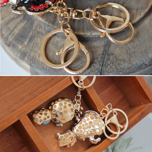 Креативный милый мультяшный брелок подходит для мужчин и женщин для влюбленных, маленькая подвеска, ключница