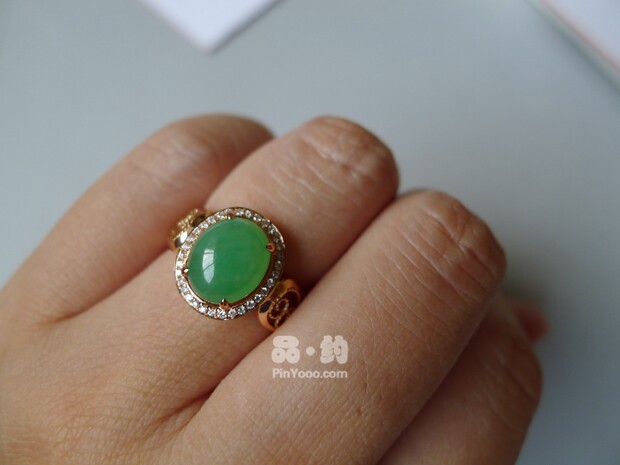 [品约]翡翠a货满绿阳绿蛋面18k黄铲边镶钻卷叶花丝戒臂戒指 - 买卖交