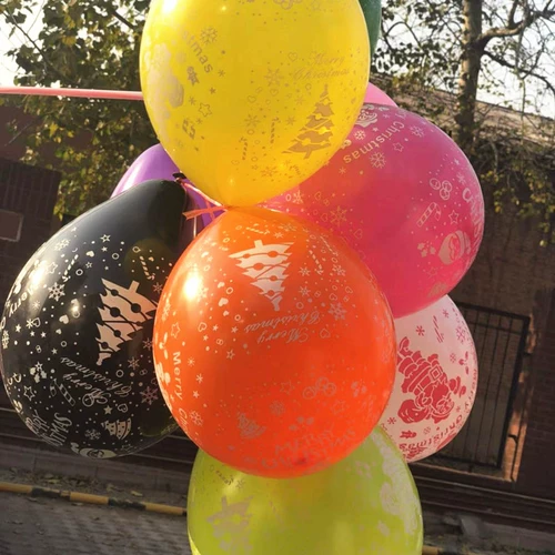 Рождественский шарик оптом на сцене сцены