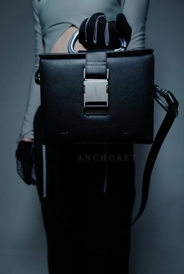 BlackHELIOTEMIL Latch function deconstruction doctrine be sb. 's assistant or follower Mountaineering buckle Inclined shoulder bag men and women Square Shape luggage and bags