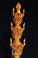 Винтажные предметы обихода из золота 天然水晶纯手工錾刻重工镶嵌宝石法器金刚杵礼器摆件