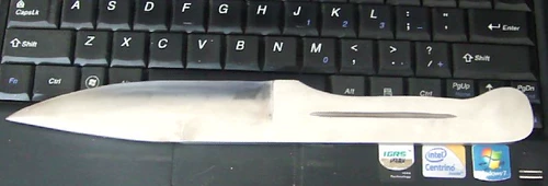 Высоко -скорость стальной автомобиль.