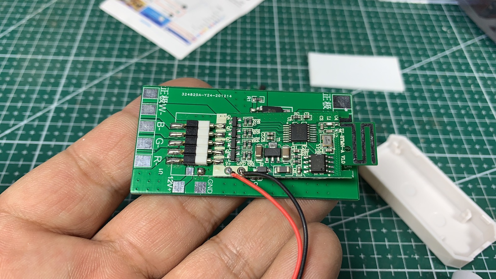 A Set Of Bluetooth Controller + Auxiliary Board & 24 V Power SupplyAquarium lamp DIY Water grass lamp RGBW Bluetooth controller Timed Dimming + Anti reverse connection controller Auxiliary board