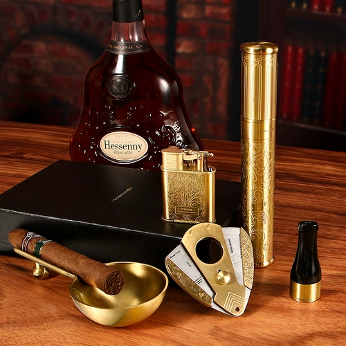 Зажигалка, ножницы, пепельница, мундштук, комплект, подарочная коробка, упаковка