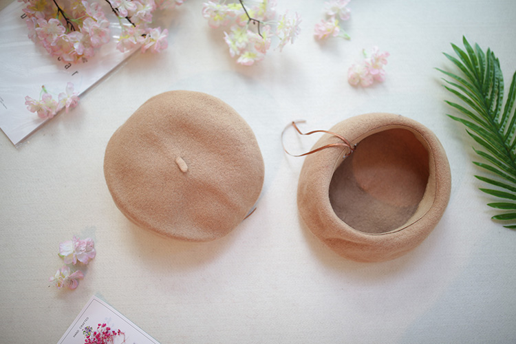Upgraded Camel Beretsuperior quality Wool beret solar system Soft girl lolita Solid color Clay oven rolls Painter's hat Autumn and winter cap