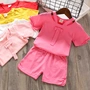 Cô gái phù hợp với mùa hè ăn mặc mới của Hàn Quốc phiên bản của hai mảnh bé off-the-vai áo sơ mi quần short trẻ em thường nước ngoài khí hai mảnh cửa hàng quần áo trẻ em