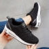 Giày nữ mùa thu 2018 mới sinh viên Hàn Quốc hoang dã giày chạy bộ giày thể thao giày thể thao màu đen thoáng khí giày chạy bộ nữ Giày chạy bộ