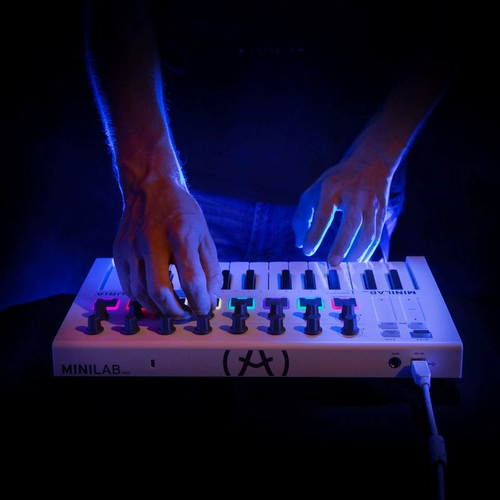 Arturia minilab3 Keylab 25 49 61 Mk3 Аранжированная MIDI -клавишная удара контроллер подушки
