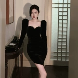 Черное демисезонное ретро приталенное платье, юбка, коллекция 2022, яркий броский стиль, квадратный вырез