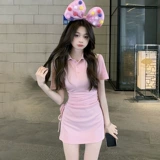 Платье, ретро юбка, приталенная сексуальная футболка, французский стиль, яркий броский стиль, с акцентом на бедрах