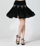 Бархатная танцующая элитная черная демисезонная юбка