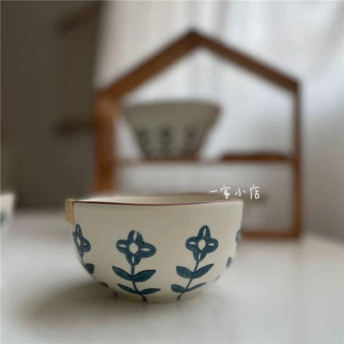 Небольшой магазин у меня есть маленькая голубая цветочная глиняная посуда, японский стиль, миска с овощной блюдо для лапши для супа