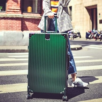 Темно-зеленый