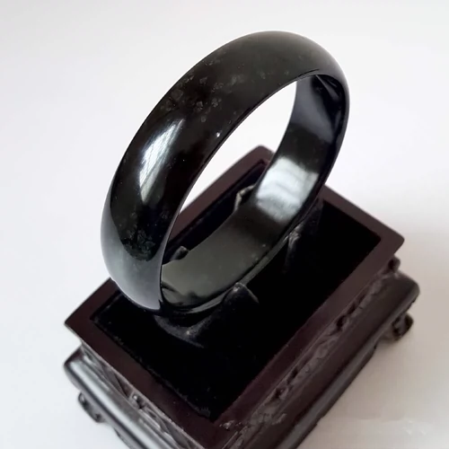 Натуральный магнитный браслет из нефрита