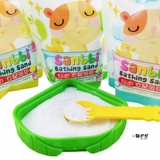 Алиса повесила навеса салон купание купание пудвое туалет, приготовленный в окрашенном масле и вонючий аромат, чтобы предотвратить гриб