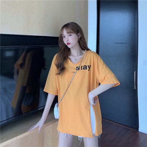 Korean loose lazy style fashion design sense split short sleeve T-shirt women's summer fashion V-neck letter casual top