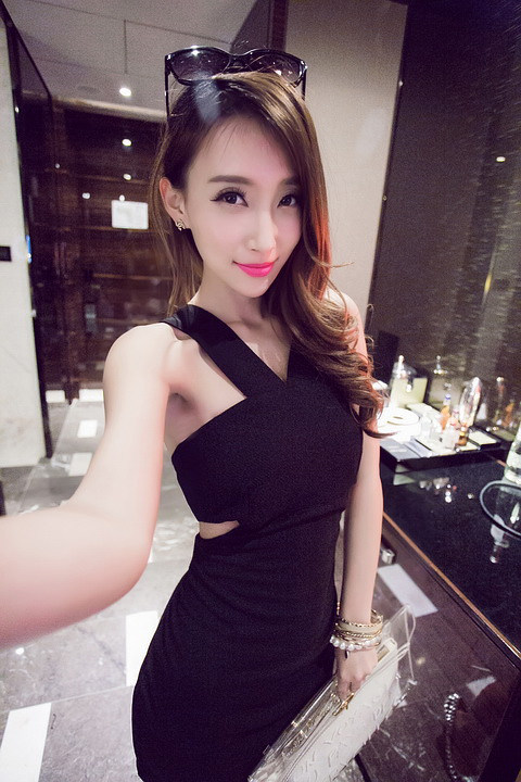 新款性感包臀夜店v领交叉挂脖抹胸露背连衣裙