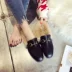Giày nữ 2018 mùa thu mới đầu vuông lông phẳng dép đậu Hà Lan Giày thời trang mang baotou một nửa dép dép cute Dép