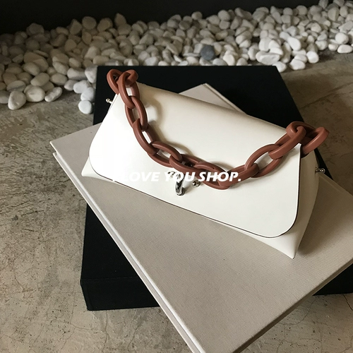 Магазин ILOVEYOUSHOP, сумка через плечо, корейская версия, персонализированная трехмерная треугольная портативная маленькая сумка на цепочке с цепочкой, сумка через плечо