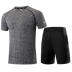 Thể thao phù hợp với nam giới mùa hè lỏng ngắn tay quần short hai mảnh phòng tập thể dục thể thao phù hợp với đào tạo thể thao giản dị