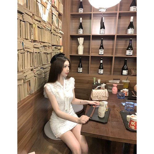 Осенний приталенный корсет, кружевное платье