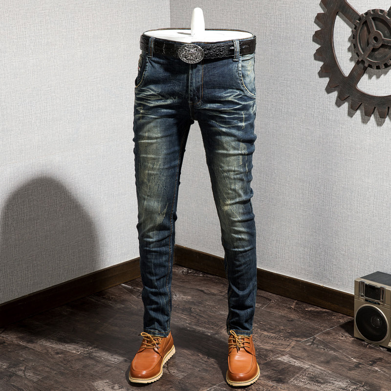 الرجل ذو القدمين الصغيرتين ذو القدمين الصغيرتين Specification image