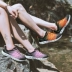 Mùa hè đi bộ đường dài ngoài trời giày đi bộ đường dài cặp đôi giày du lịch thoáng khí chống trơn trượt giày đi bộ lưới của phụ nữ giày lội nước nhẹ giày địa hình nam