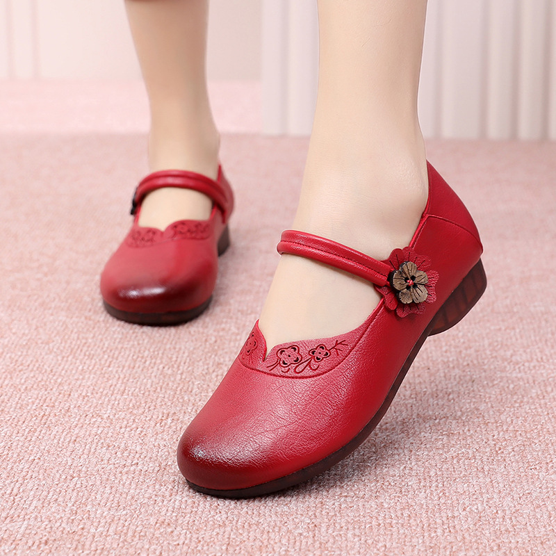 Red2021 Spring and summer new pattern genuine leather Mom shoes reverent leather shoes soft sole flower Women's Shoes Middle aged and elderly Hollow out Buckles Single shoes
